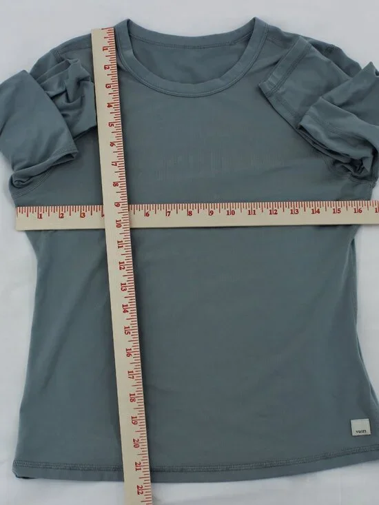 Vuori Women's Long-Sleeve Shirt - Blue-Gray - Premium Activewear - Size S - Picture 6 of 6